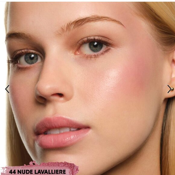 YVES SAINT LAURENT | Make Me Blush 24H Powder Blush | 44 Nude Lavalliere - Picture 2 of 3